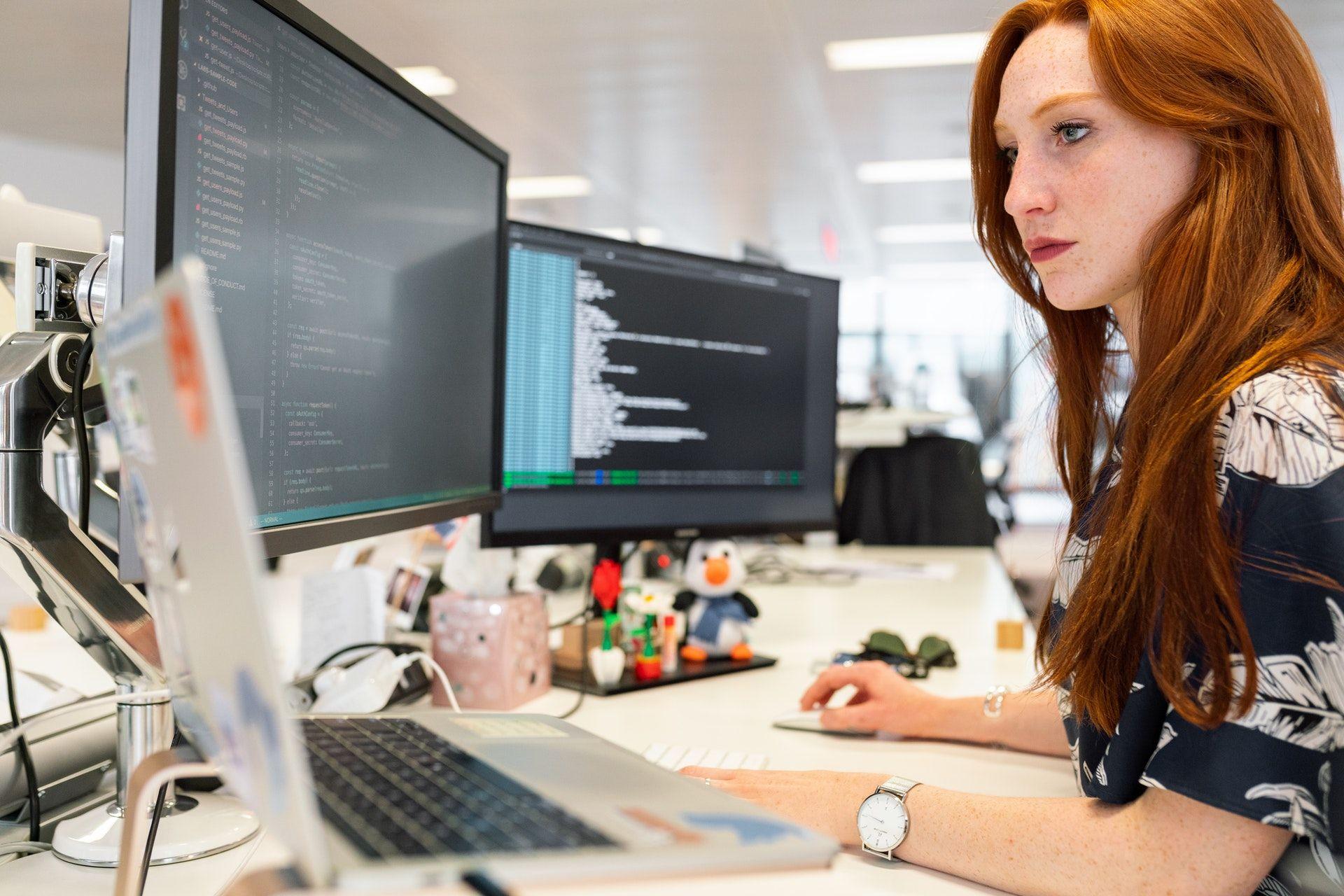 Information Technology vs Computer Science: Which Degree is Right for You?