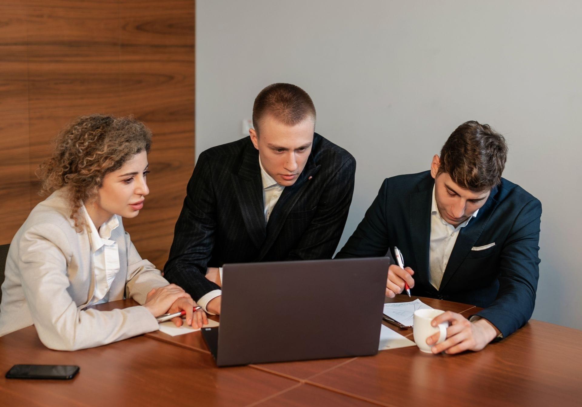 What Does a Human Resources Manager Do?
